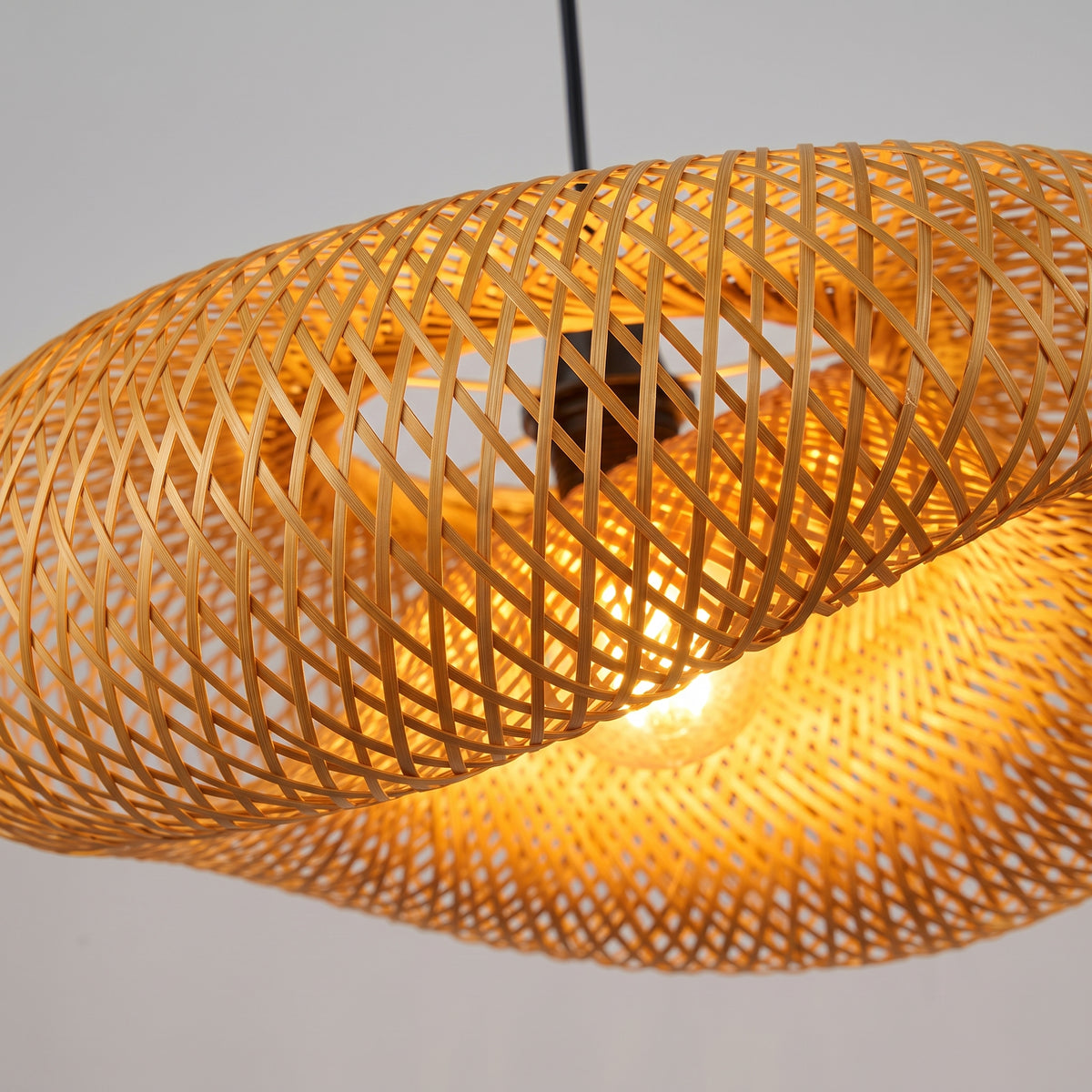 Suspension en Bambou Tressé — Lustre Salon & Salle à Manger Bohème